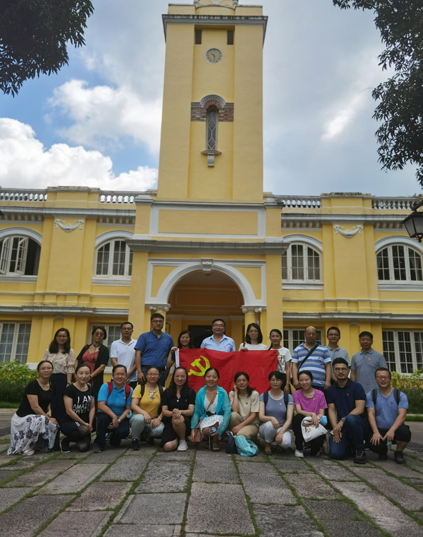 参观“风雨同行——鲁迅与中国共产党人”专题展览(一)