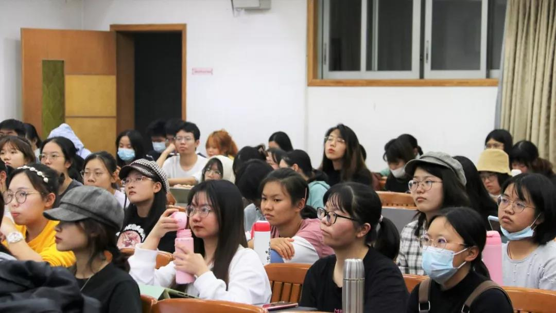 82c2d1500d1d18af4fcb40f838e85bb